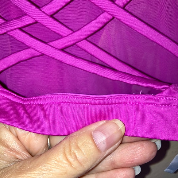 Victoria's Secret Like New Strappy Pink Sport Sports Bra. - Picture 8 of 10